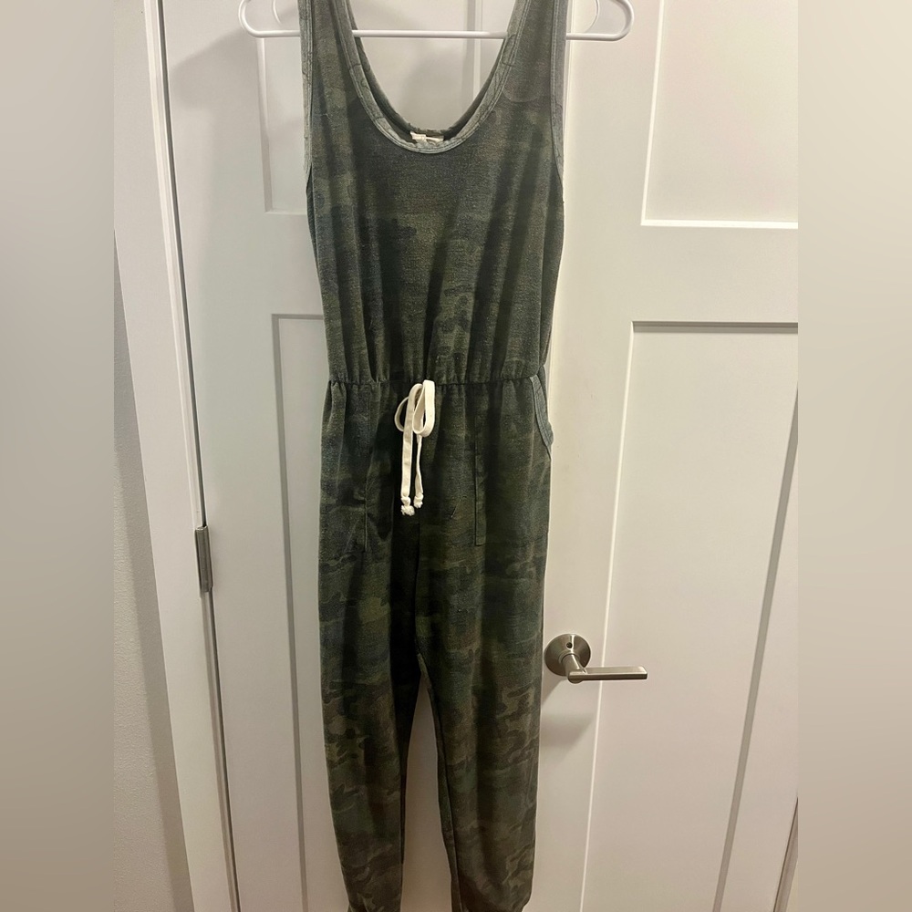 Camouflage Sleeveless Jumpsuit